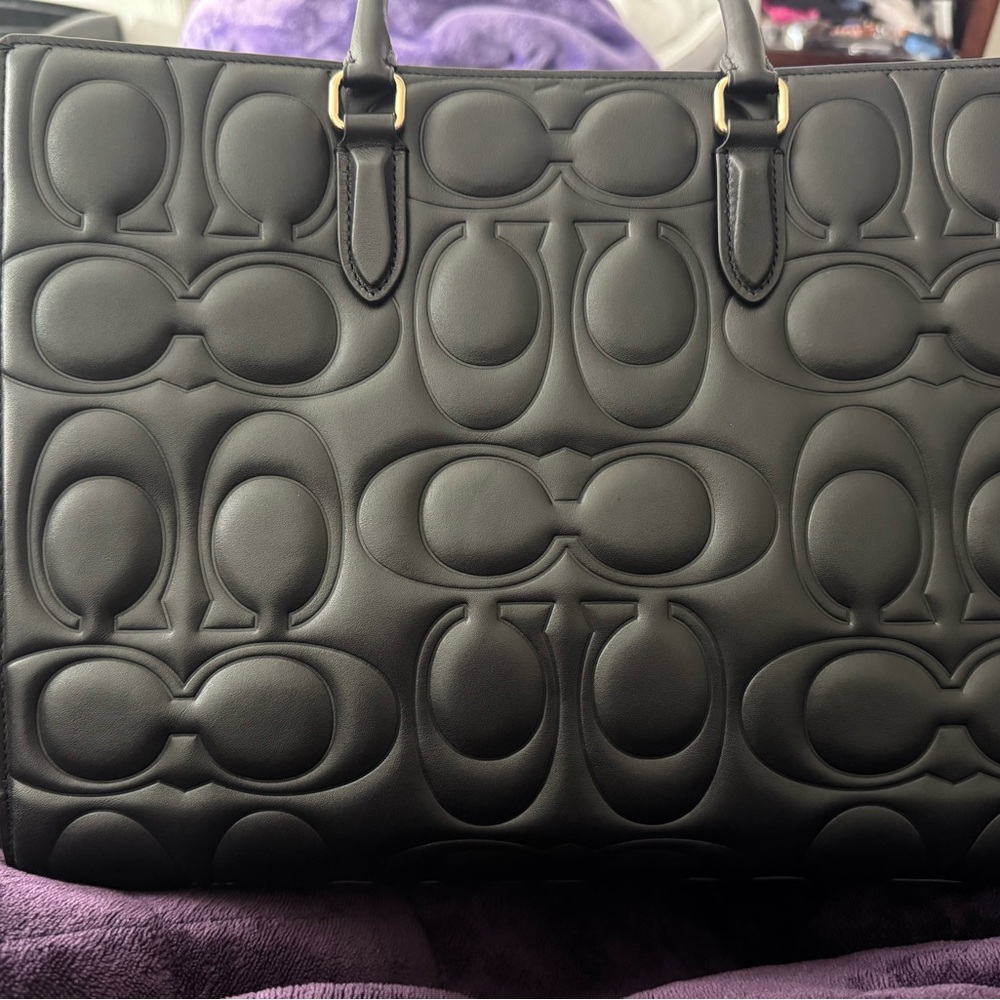 Coach Maggie Large Tote Black Embossed Signature - Picture 2 of 4
